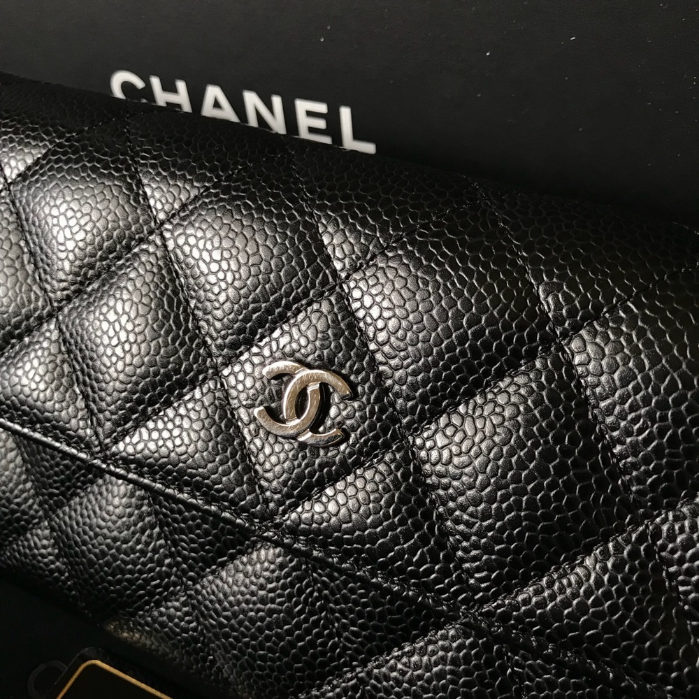 Chanel Black Caviar Continental Wallet - Picture 5 of 8
